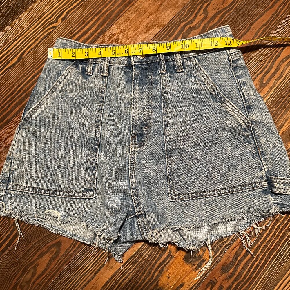Wild Fable Womens Size 4 High Rise Cutoff Denim Shorts 4-Pocket Loop Stone Wash - Picture 4 of 6